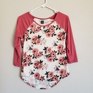 3/$21 - Raglan Sleeve Floral Top (Donated)